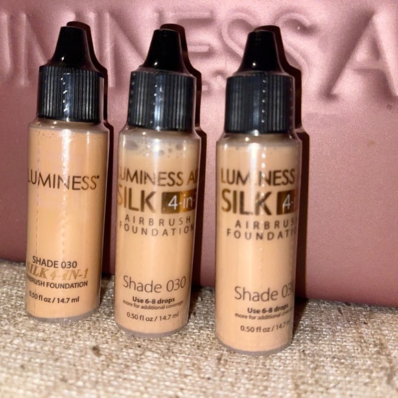 Luminess Air Silk 4-in-1 Airbrush Foundation Shade 030 price is for one bottle - Picture 2 of 3